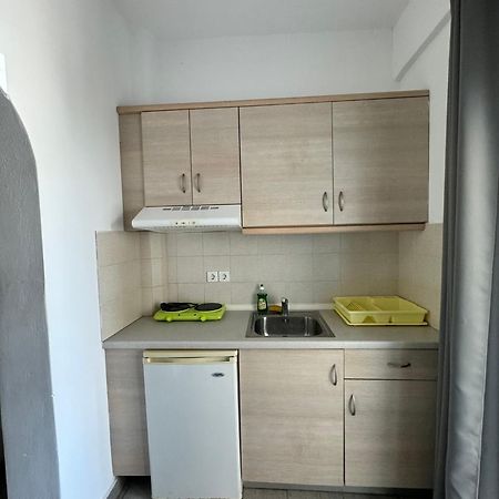 Deep Blue Rooms & Apartments Милопотас Екстериор снимка