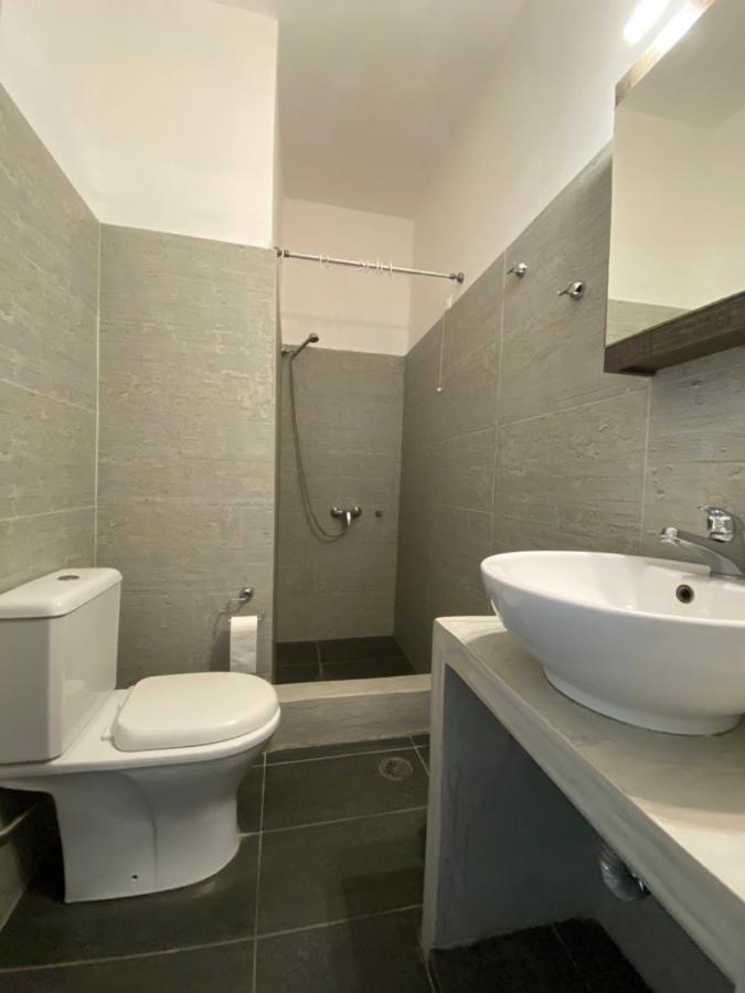 Deep Blue Rooms & Apartments Милопотас Екстериор снимка