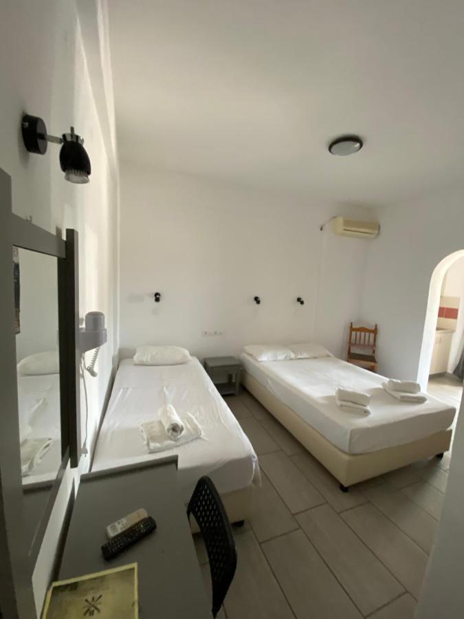 Deep Blue Rooms & Apartments Милопотас Екстериор снимка
