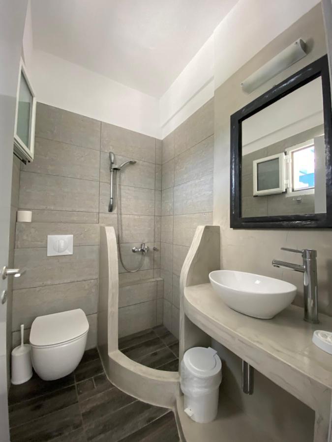 Deep Blue Rooms & Apartments Милопотас Екстериор снимка