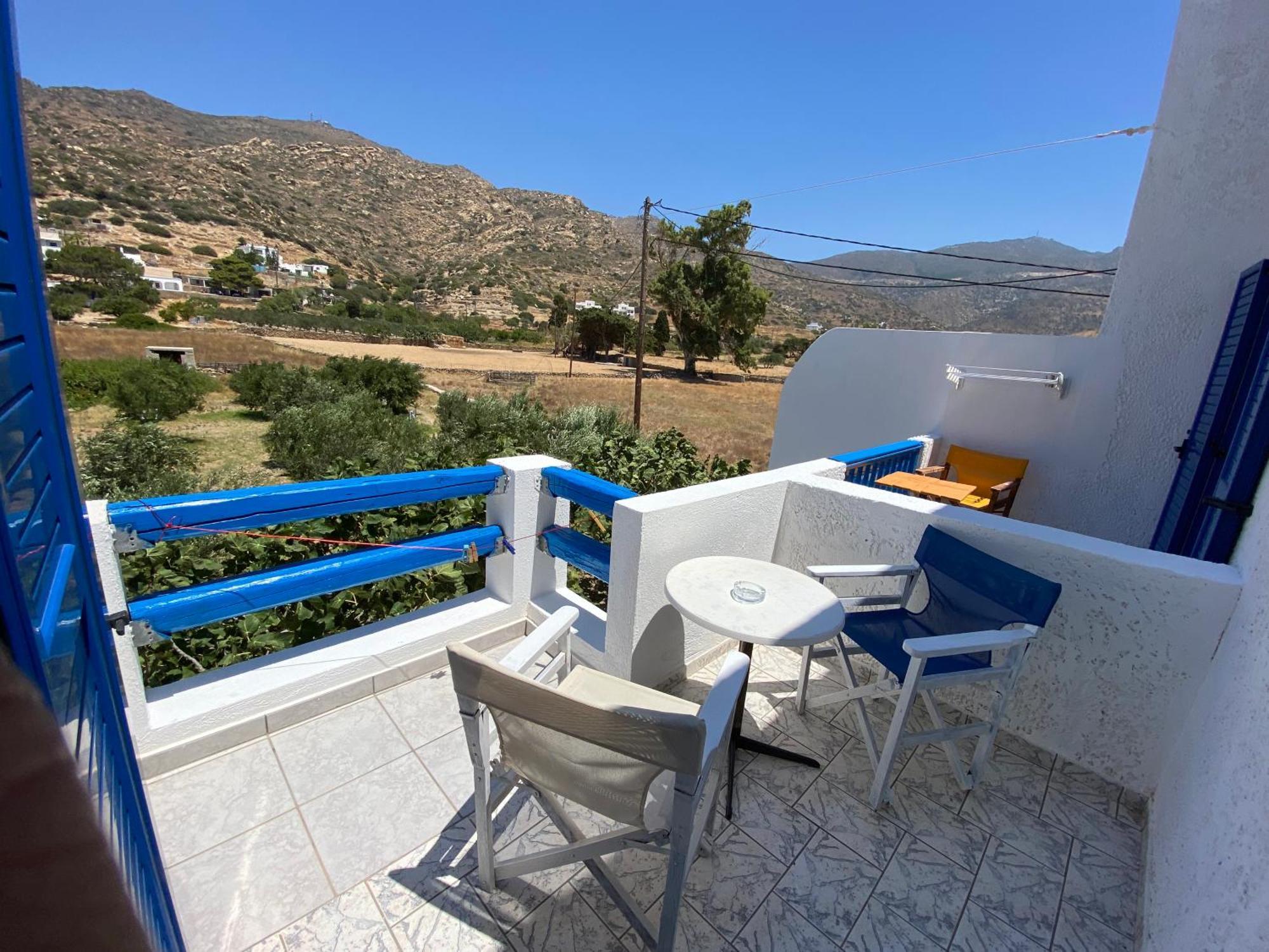 Deep Blue Rooms & Apartments Милопотас Екстериор снимка