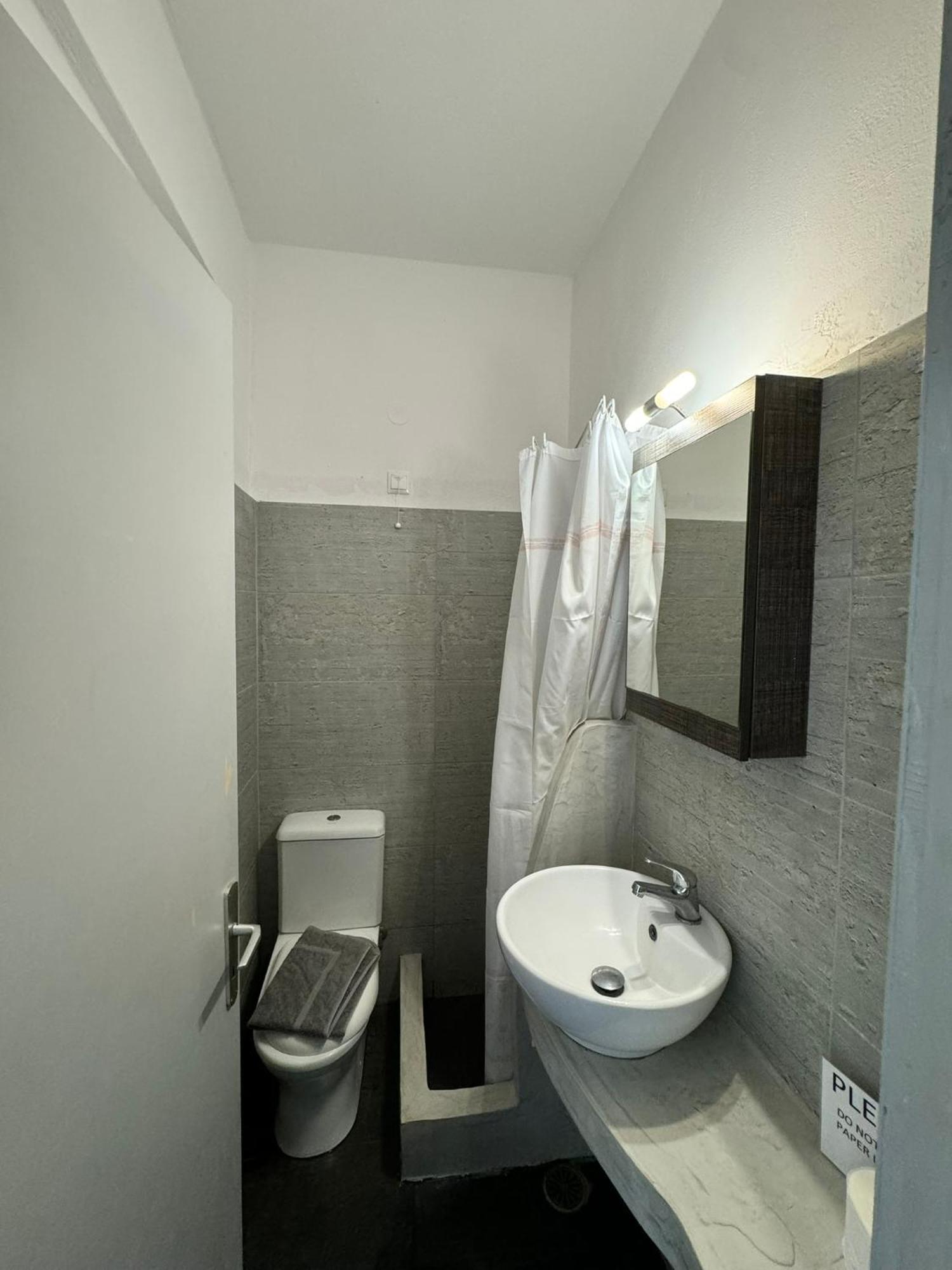 Deep Blue Rooms & Apartments Милопотас Екстериор снимка